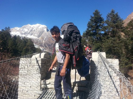 A porter in Manaslu